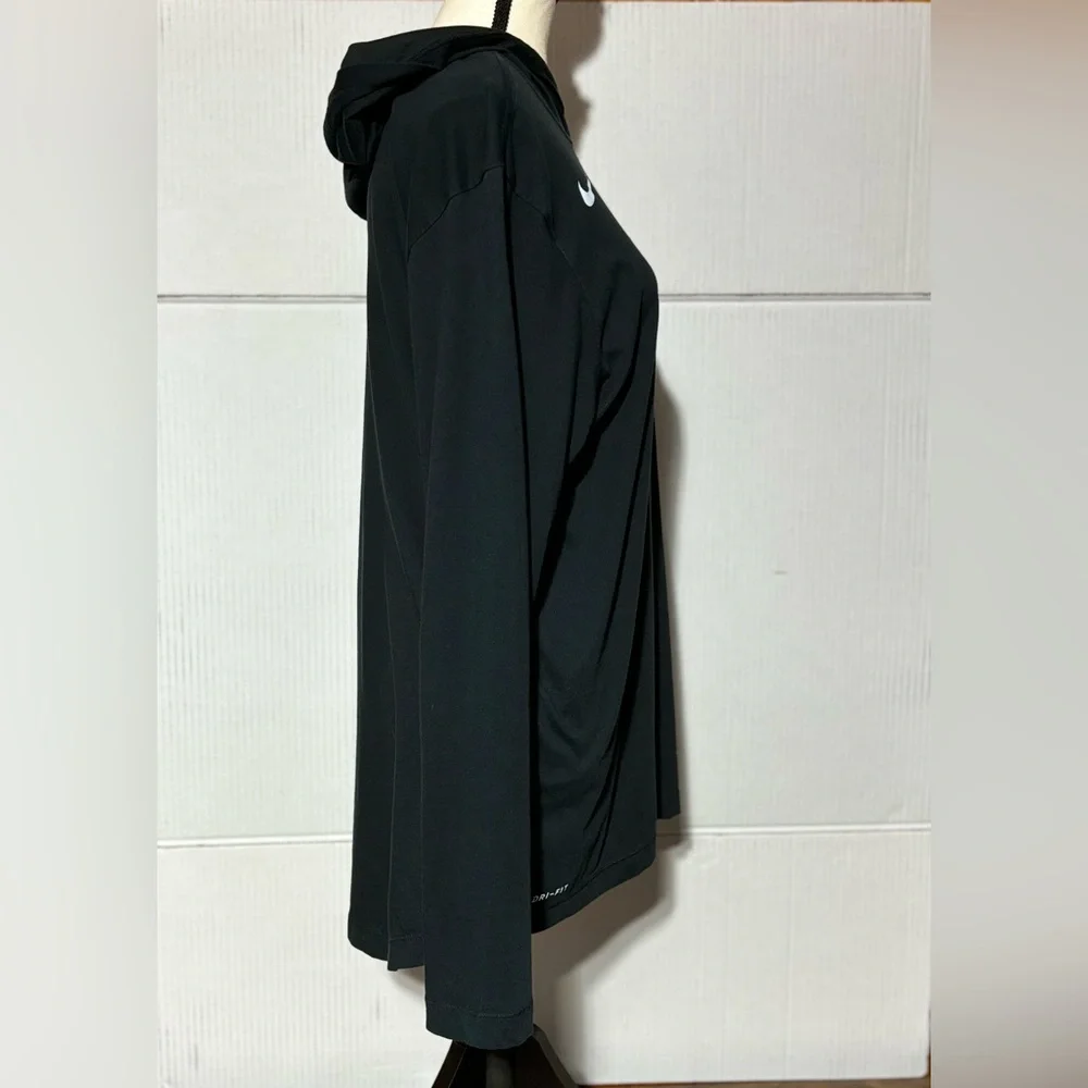Nike women’s medium